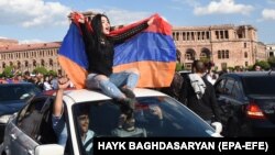 Празднование отставки Сержа Саргсяна в Ереване