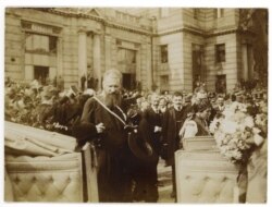 Зустріч митрополита Шептицького у Львові після російської неволі, вересень 1917 рік