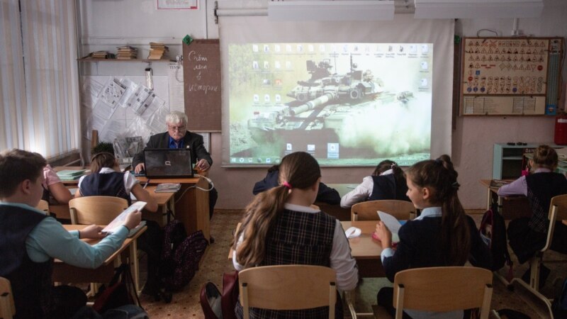 В учебнике по ОБЖ написали, что в насилии виновата женщина