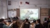 Урок истории в российской школе, иллюстрационное фото