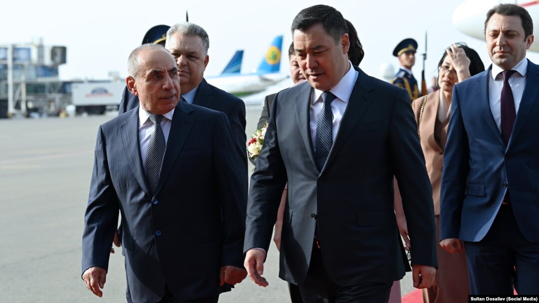 Президент Садыр Жапаров расмий сапары менен Баку шаарына келди. 19-апрель, 2022-жыл.