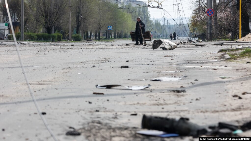 Сєвєродонецьк після обстрілу російськими військами, 18 квітня 2022 року