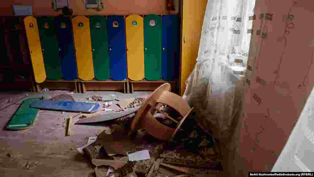 Пошкоджений обстрілами збройних сил РФ дитячий садочок у Сєвєродонецьку, 16 квітня 2022 року&nbsp;