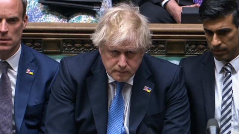 Британските пратеници наредија парламентарна истрага против Џонсон за наводно лажење