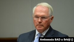 Амбасадорот на Соединетите држави во Србија Кристофер Хил