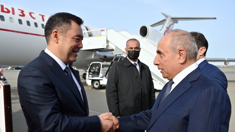 Президент Садыр Жапаров расмий сапары менен Азербайжанга барды