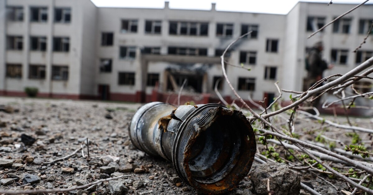 Нәрестелердің анал порносы Аққұба оны аузына алды