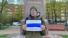В Петербурге в седьмой раз задержали активиста с антивоенным плакатом