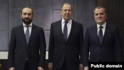 Tajikistan - Foreign Ministers Ararat Mirzoyan (left) of Armenia, Sergei Lavrov of Russia and Jeyhun Bayramov of Azerbaijan meet in Dushanbe, May 12, 2022