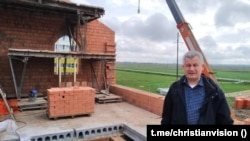 Ксёндз Анджэй Бульчак, які вымушана зьехаў зь Беларусі, калі асудзіў вайну ва Ўкраіне