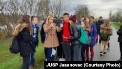 Učenici tijekom posjeta JUSP-u Jasenovac, svibnja 2022.