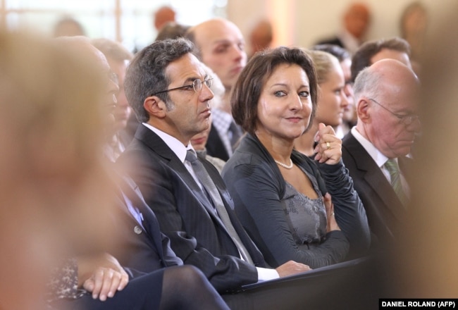 کتایون امیرپور و نوید کرمانی در مراسم اهدای جایزه صلح ناشران آلمان به کرمانی در سال ۲۰۱۵