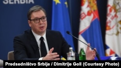 "Kako god da tumačimo ovo što je izrekao Aleksandar Vučić, to liči na jedno i samo jedno: na pretnju ratom ili, miloševićevski rečeno, 'oružanim bitkama'", piše Pančić.