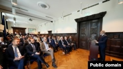 Netherlands - Armenian Prime Minister Nikol Pashinian speaks at the Dutch Institute of International Relations, May 11, 2022.