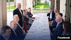 Az ötödik Orbán-kormány tagjai a miniszterelnökkel 2022. május 11-én