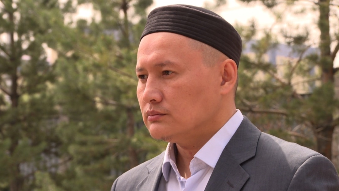 Ақшақарды ергежейлі порно алады