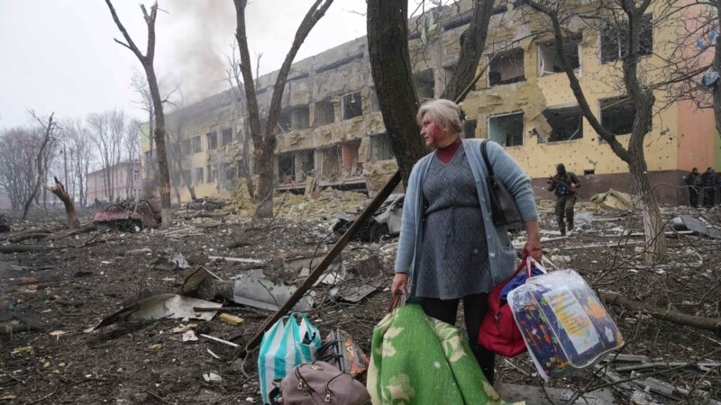 Zelenski ističe da su pregovori o evakuaciji iz Mariupolja veoma složeni