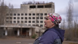 1986 жылы Припять қаласынан кеткен Клавдия Омельченко туған қаласына 40 жылдан соң оралып отыр. 