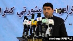 اکرم خپلواک رئیس دارالانشای شورای عالی صلح افغانستان