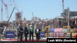 Presidenti amerikan, Donald Trump, në një kompani për eksportin e LNG-së në Luiziana më 2019. Fotografi ilustruese nga arkivi. 
