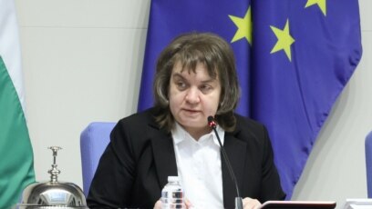 Председателката на Народното събрание Наталия Киселова защити решението си парламентарната