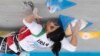 Elnaz Rekabi az iráni nők számára kötelező fejkendő nélkül versenyez a szöuli Ázsia-bajnokságon 2022. október 18-án