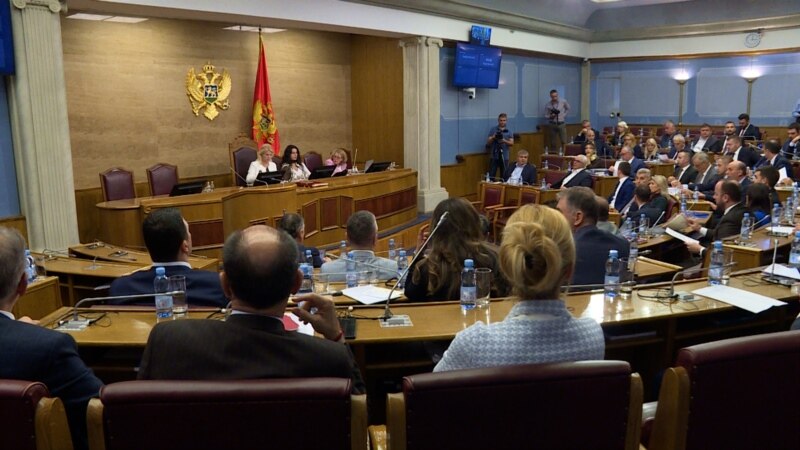 Црногорскиот парламент разреши двајца министри од преодната влада на Абазовиќ 