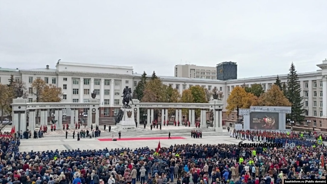 Уфада генерал Шәйморатовка һәйкәл ачу тантанасы, 11 октябрь 2022