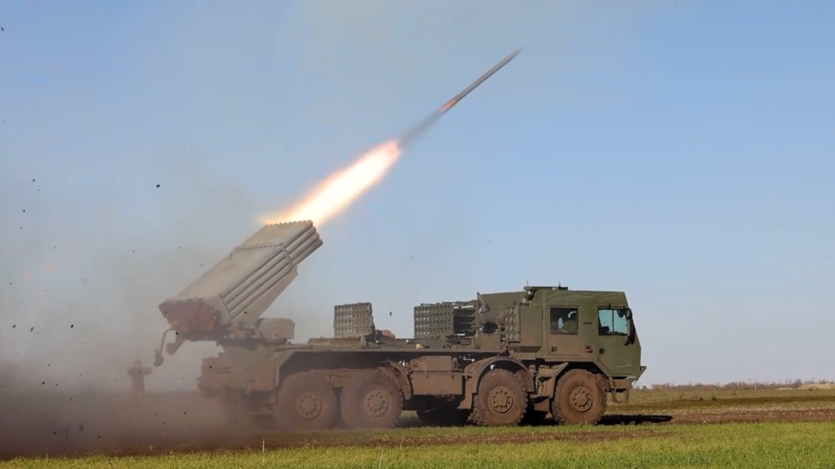 Ukrainian Soldiers Unleash Czech ‘Vampire’ Rocket System On Russian Forces