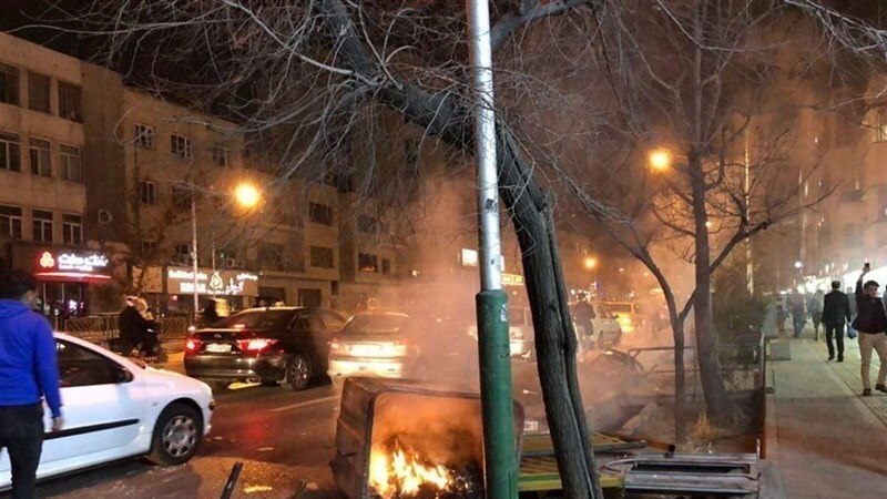 Amnesty International Иранды нааразылыктарды “аёосуз” басып жатат деп айыптады