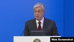 Түркістан облысына сапары кезінде сөйлеп тұрған президент Қасым-Жомарт Тоқаев. 2022 жыл.