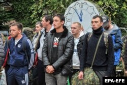  Руснаци по време на гала по изпращането им на фронта в Батайск, Ростовска област, 26 септември 2022 година 