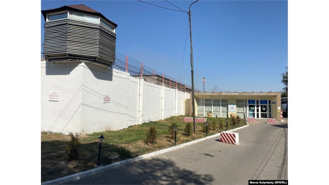 Атақты еркектердің қатысуымен порно видеолар