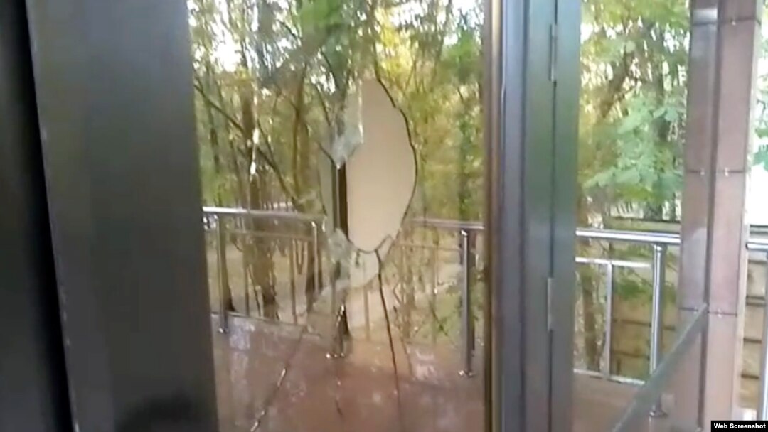 Elmedia reporters discovered the broken doors as they arrived to work on October 14. 