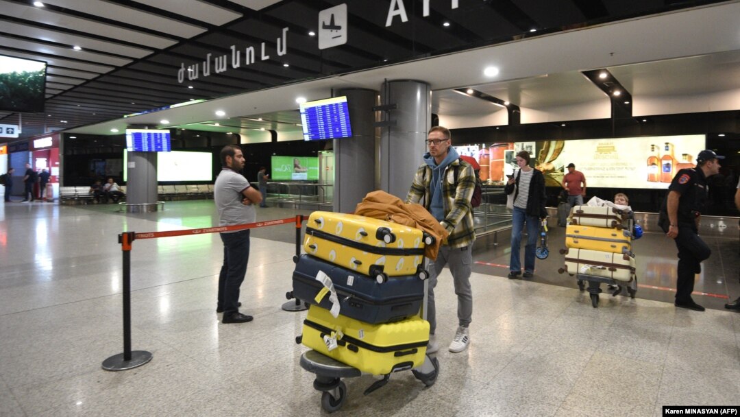 Passengers arrive at Yerevan's Zvartnots airport. (file photo) 