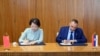 Ministar unutrašnjih poslova Srbije Aleksandar Vulin i ambasadorka Kine u Srbiji Čen Bo potpisuju 28. septembra sporazum kojim će Kina Srbiji donirati Srbiji sistem 112 koji objedinjuje hitne službe. 