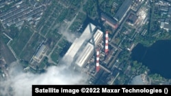 Ovaj satelitski snimak Maxar Technologiesa prikazuje oštećenje elektrane u Kijevu, Ukrajina, 12. oktobra 2022. nakon ruskog napada.