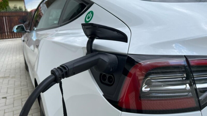 Italija protiv plana EU da zabrani vozila na fosilna goriva