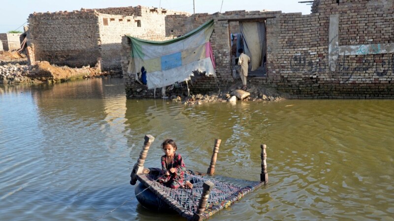 Pakistan traži osam milijardi dolara u tri godine za obnovu od poplava