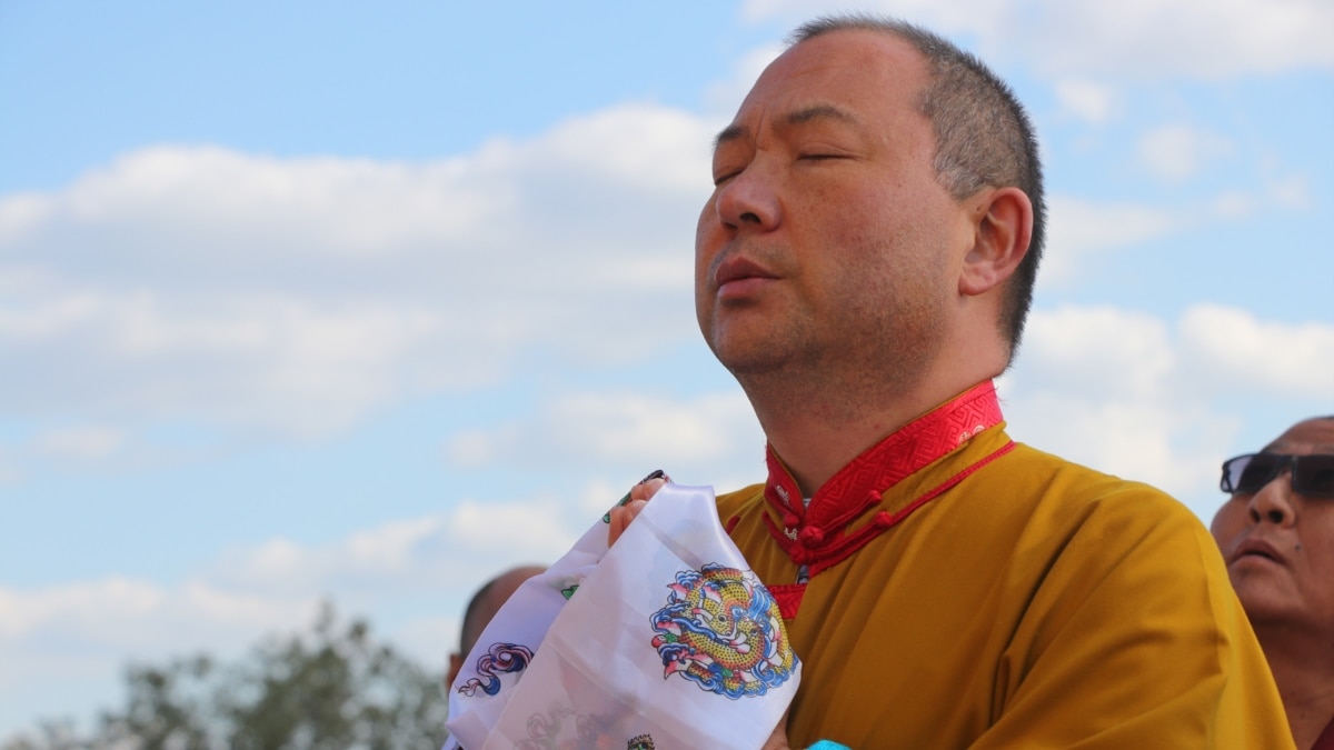 The head of the Buddhists of Kalmykia submitted the powers of the shajin lama