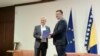 Šef Delegacije EU u BiH Johann Sattler predaje izvještaj EK predsjedavajućem Vijeća ministara Bosne i Hercegovine Zoranu Tegeltiji