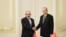 Премьер-министр Армении Никол Пашинян (слева) и президент Турции Реджеп Эрдоган