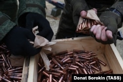 Патроны для пулемета Калашникова во время боевой подготовки военнослужащих