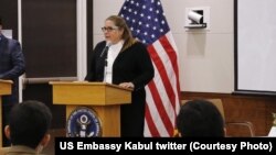 کارین دیکر شارژدافیر سفارت امریکا برای افغانستان
