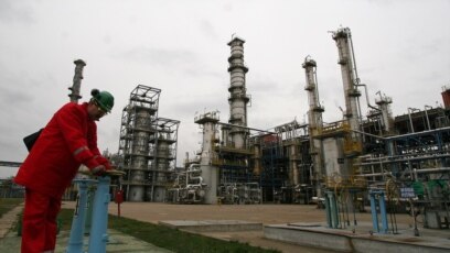 Русия спря доставките на суров петрол по нефтопровода Дружба за