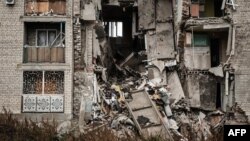 Зруйнована обстрілами будівля в Бахмуті, Донецька область, 11 жовтня 2022 року