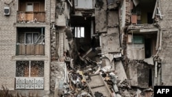 Разрушенная жилое здание в прифронтовом городе Бахмут Донецкой области, 11 октября 2022
