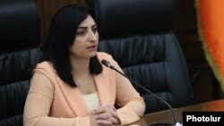 Armenia-Member of 'I Have Honor' faction Taguhi Tovmasian hold parliamentary briefing at the RA National Assembly building in Yerevan, Armenia,10Oct,2022