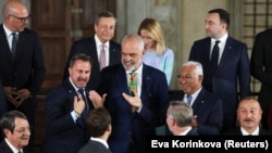 Evropski lideri na samitu u Pragu