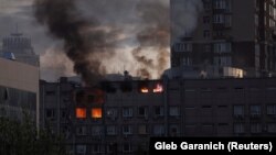 Дым поднимается после удара российских беспилотников. Киев, 17 октября 2022 года
